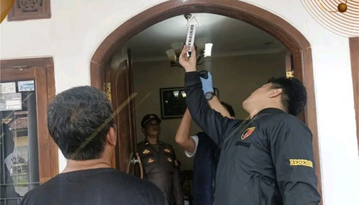 Pamapta Polres Majalengka Cek TKP Dugaan Curat di Majalengka Kulon, Kerugian Capai Rp50 Juta