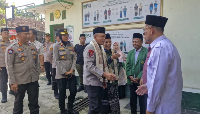 Kapolda Jawa Barat Umrohkan 4 Pengurus Pondok Pesantren Darul Ulum PUI Majalengka