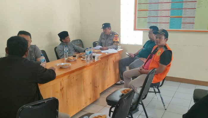 Berikan Himbauan, Bhabinkamtibmas Polsek Cijeruk Polres Bogor Ajak Warga Aktif Jaga Kamtibmas