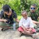 TNI Pererat Kemanunggalan Bersama Rakyat, Bangun Kedekatan dengan Anak-Anak melalui TMMD Ke-128 Kodim 1801/Manokwari