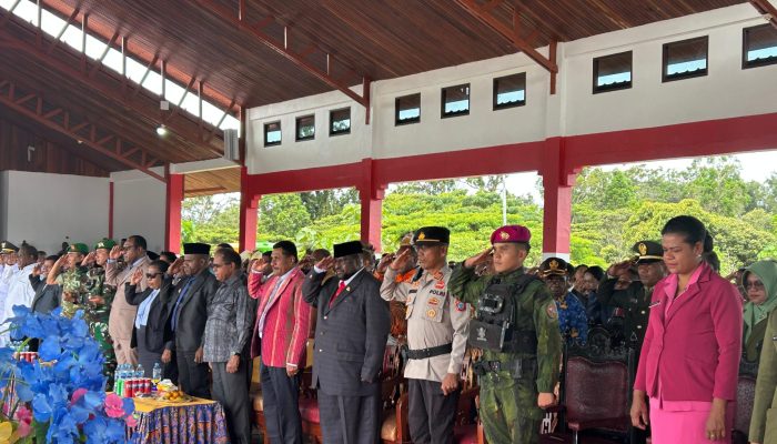 Polres Maybrat Amankan Upacara HUT ke-17 Kabupaten Maybrat