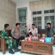Bhabinkamtibmas Polsek Parung Polres Bogor Bersama Babinsa Menjalin Kedekatan Dengan Masyarakat Desa Binaan