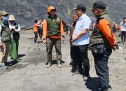 Wagub Jatim Pimpin Evaluasi Penanganan Karhutla Bromo, Ratusan Personel Dikerahkan Padamkan Api di Kawasan TNBTS