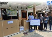 BRI Peduli TJSL menyerahkan bantuan alat dan mesin pertanian (alsintan) berupa drone pertanian kepada Kelompok Tani Ngudi Makmur, Desa Gemarang, Kecamatan Kedunggalar, Kabupaten Ngawi.