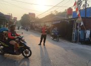 Upaya Cegah Kecelakaan dan Kemacetan, Personel Polsek Bongas Lakukan Pengaturan Lalu Lintas Pagi