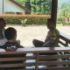 Perkuat Kedekatan, Bhabinkamtibmas Polsek Cisarua Polres Bogor Sambangi Warga Desa Binaan