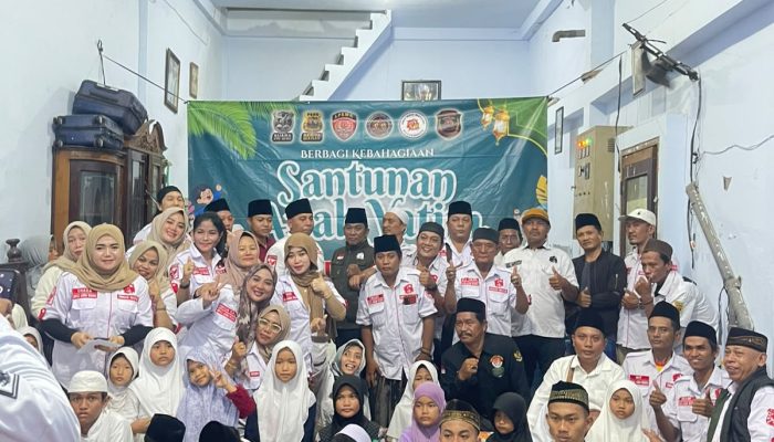 Penyerahan Santunan Anak Yatim Piatu, MADAS (Madura Asli Daerah Anak Serumpun) DPAC Asemrowo: Membangun Harapan, Menjaga Kebersamaan