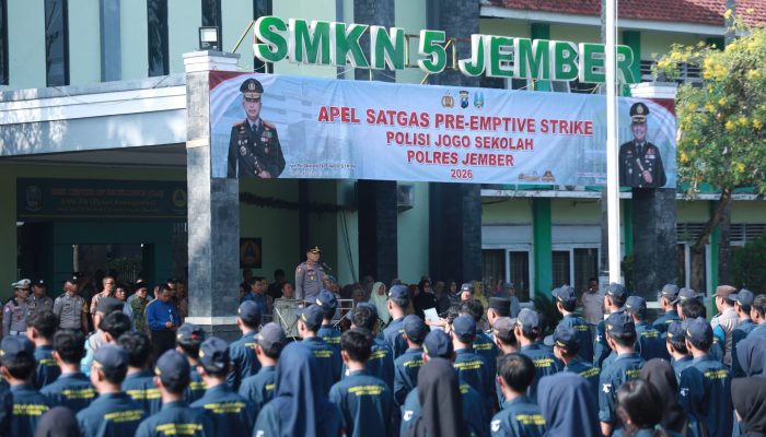 *Polisi Jogo Sekolah: Langkah Preventif Polres Jember Siapkan Pelajar Menuju Generasi Emas 2045*