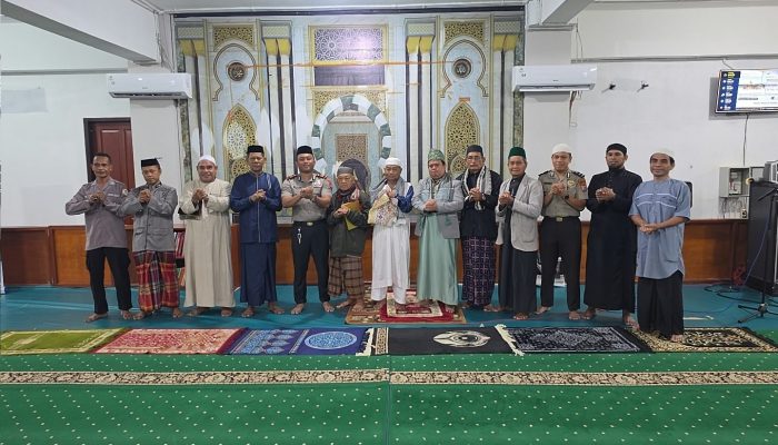 Polisi Bersama Masyarakat, Sabtu Keliling Jadi Ruang Dialog Polsek Sorong Kota dengan Jemaah Masjid