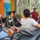 Sambangi Warga, Bhabinkamtibmas Polsek Klapanunggal Polres Bogor Sampaikan Imbauan Kamtibmas