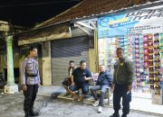 Anggota Polsek Sumberjaya Pastikan Situasi Aman Dan Kondusif Laksanakan Patroli Malam..