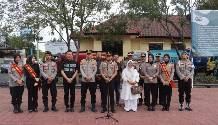 Gandeng PDAM, Wakapolres Majalengka Lepas 10 Tangki Bantuan Air Bersih Bagi Warga 3 Kecamatan