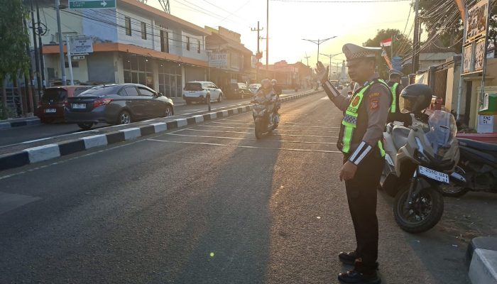 Jaga Kelancaran Aktivitas Pagi, Sat Lantas Polres Majalengka Siaga di 23 Titik Strategis