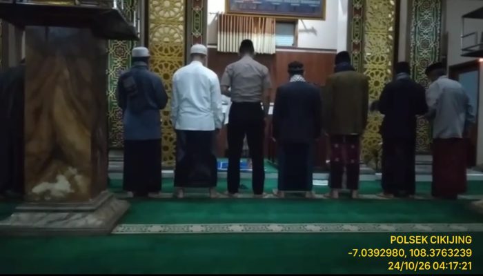 Subuh Berjamaah Jadi Sarana Cooling System, Kapolsek Cikijing Ajak Warga Perkuat Iman dan Kamtibmas