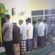 Shalat Subuh Berjamaah di Masjid Baitul Muttaqin, Personel Polsek Kedokanbunder Imbau Warga Waspadai Hoaks dan Jangan Main Hakim Sendiri