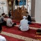 Jalin Silaturahmi dengan Warga, Kapolsek Argapura Gelar Sholat Subuh Berjamaah di Masjid Nurul Falah