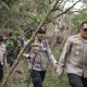 Menembus Medan Terjal Ciremai, Polisi dan Warga Bersama Cegah Kebakaran Susulan